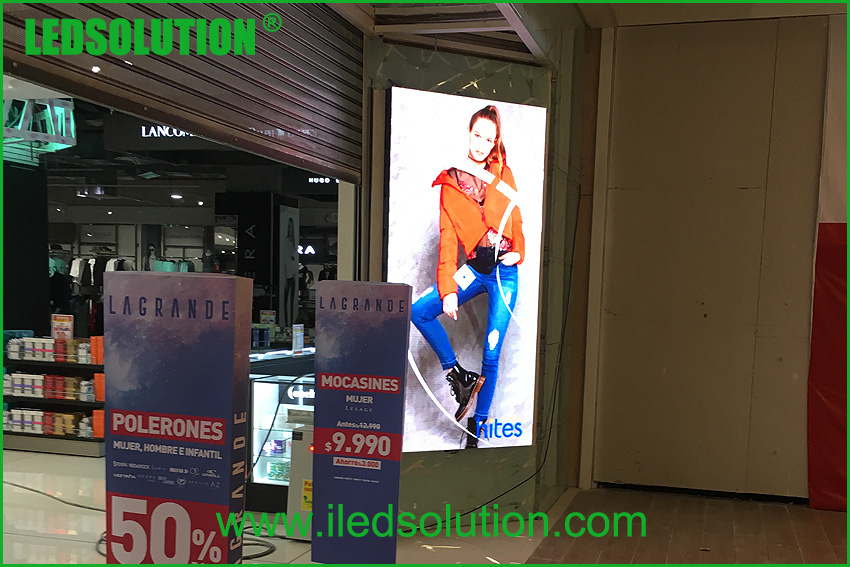 Retail Store LED Display Screen (19)