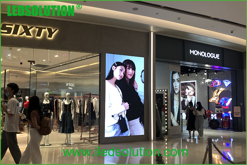 Retail Store LED Display Screen (26)