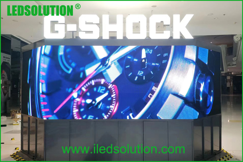 LEDSOLUTION 3-sided LED display