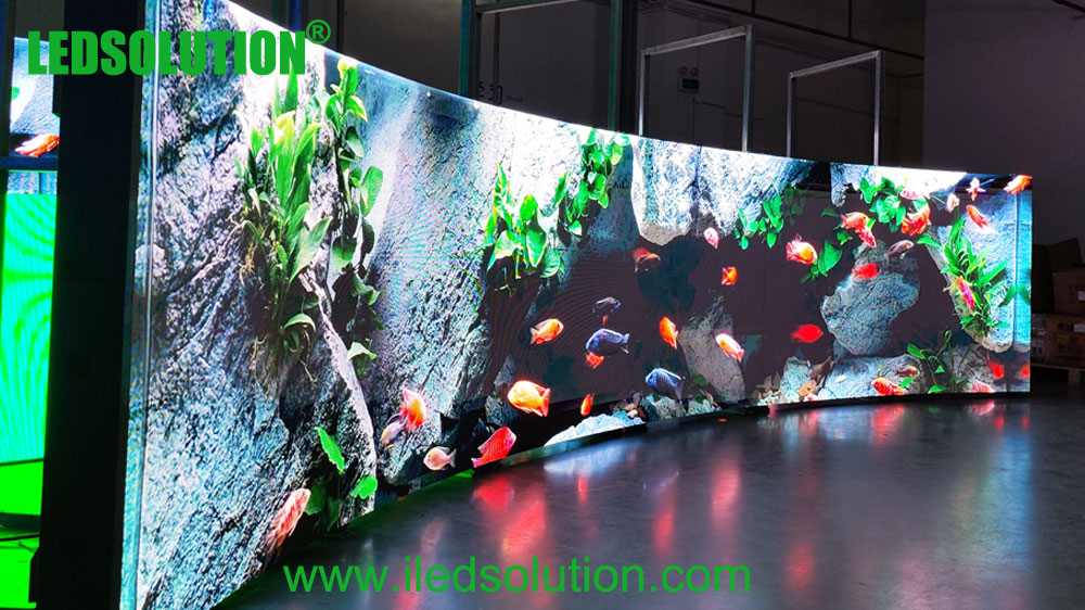 P2.5 Outdoor Curve LED Display Screen