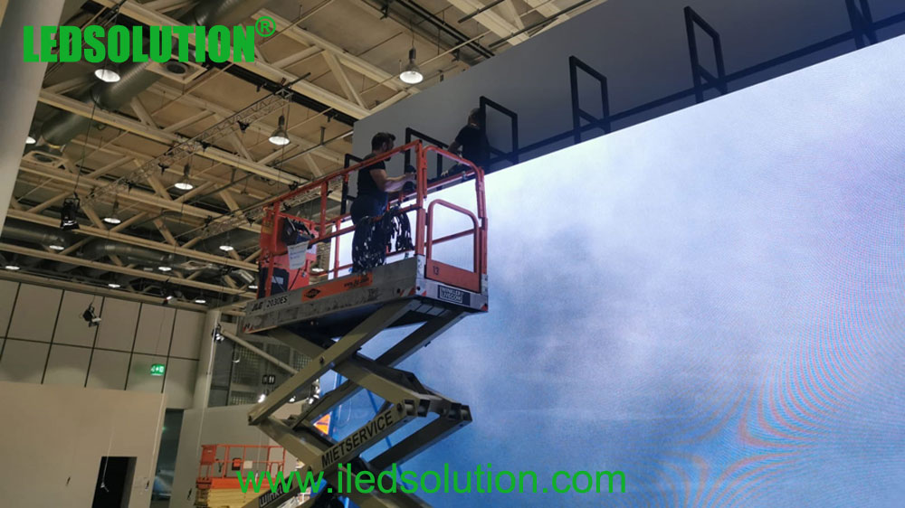 LEDSOLUTION P2.6 Rental LED Display Project Case in Europe (8)